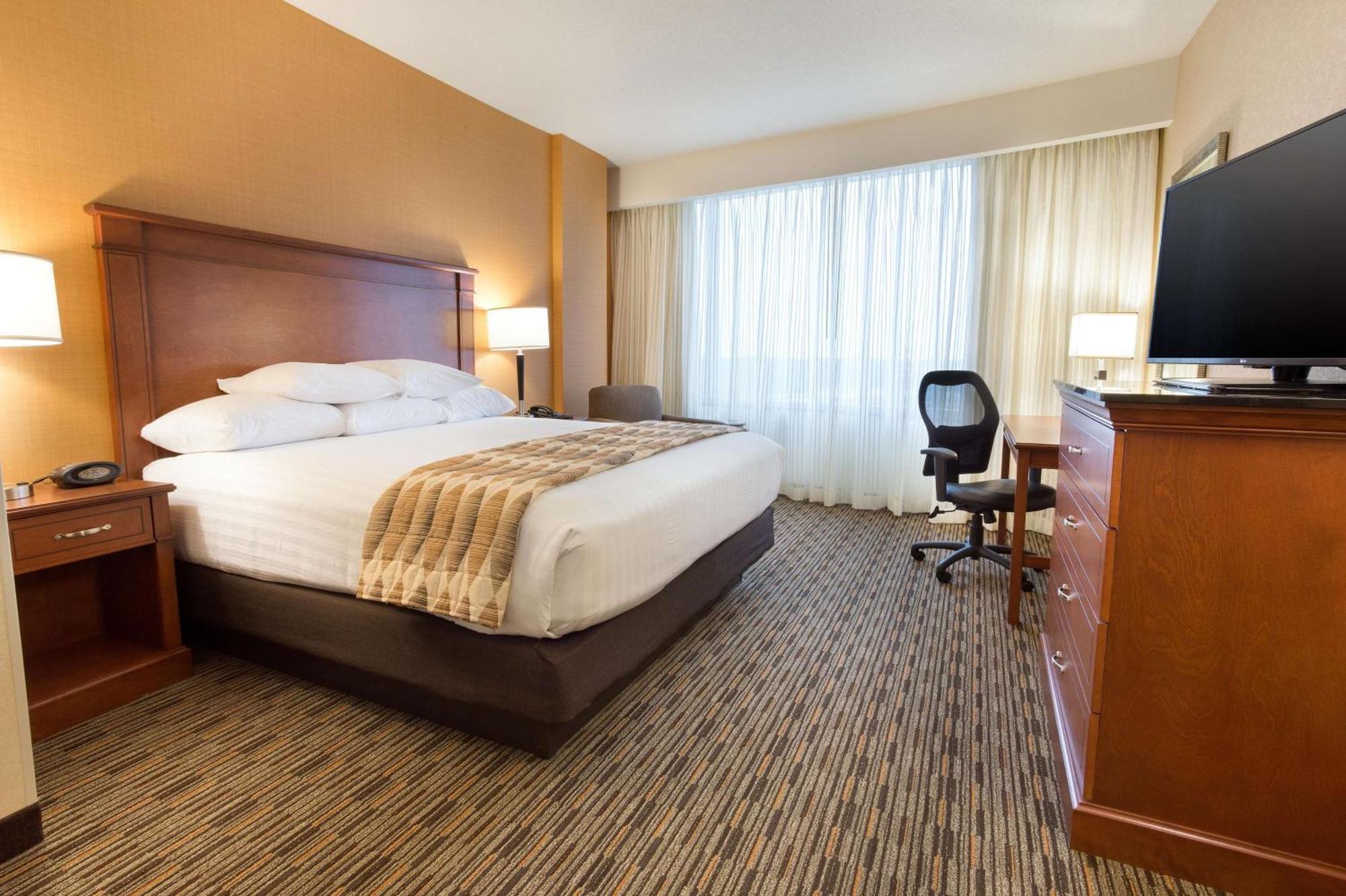 Drury Plaza Hotel Indianapolis Carmel ภายนอก รูปภาพ