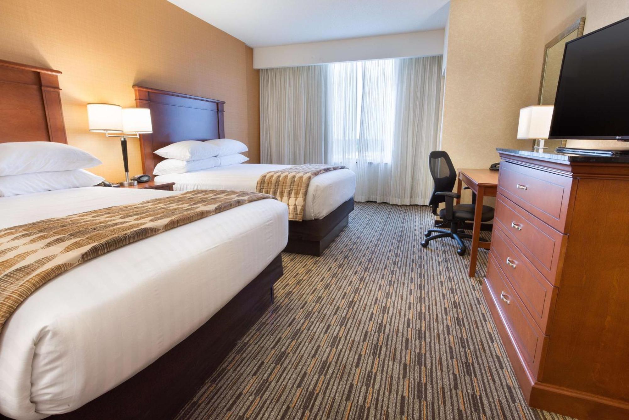 Drury Plaza Hotel Indianapolis Carmel ภายนอก รูปภาพ